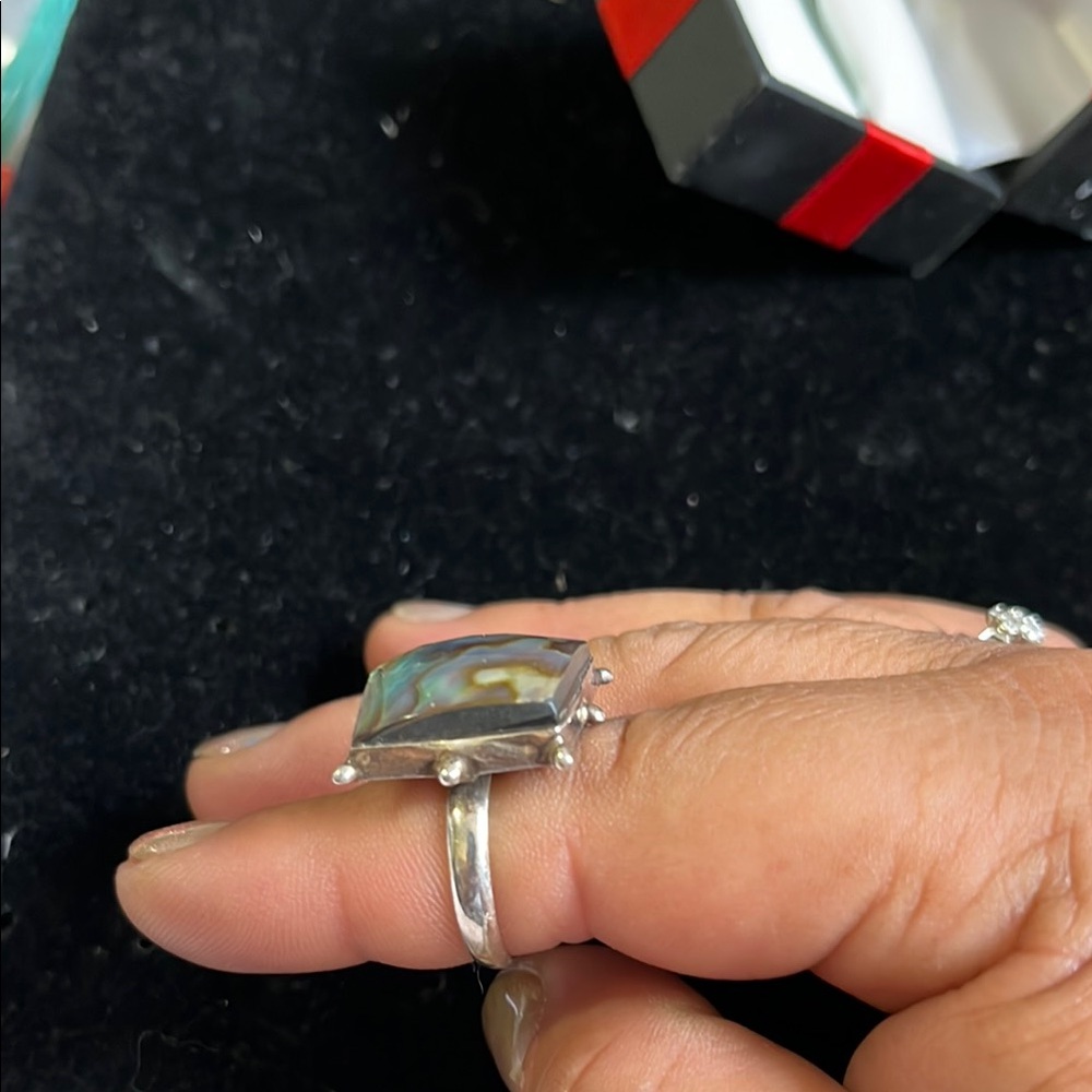 Green And Silver Solitaire Ring With Iridescent S… - image 6